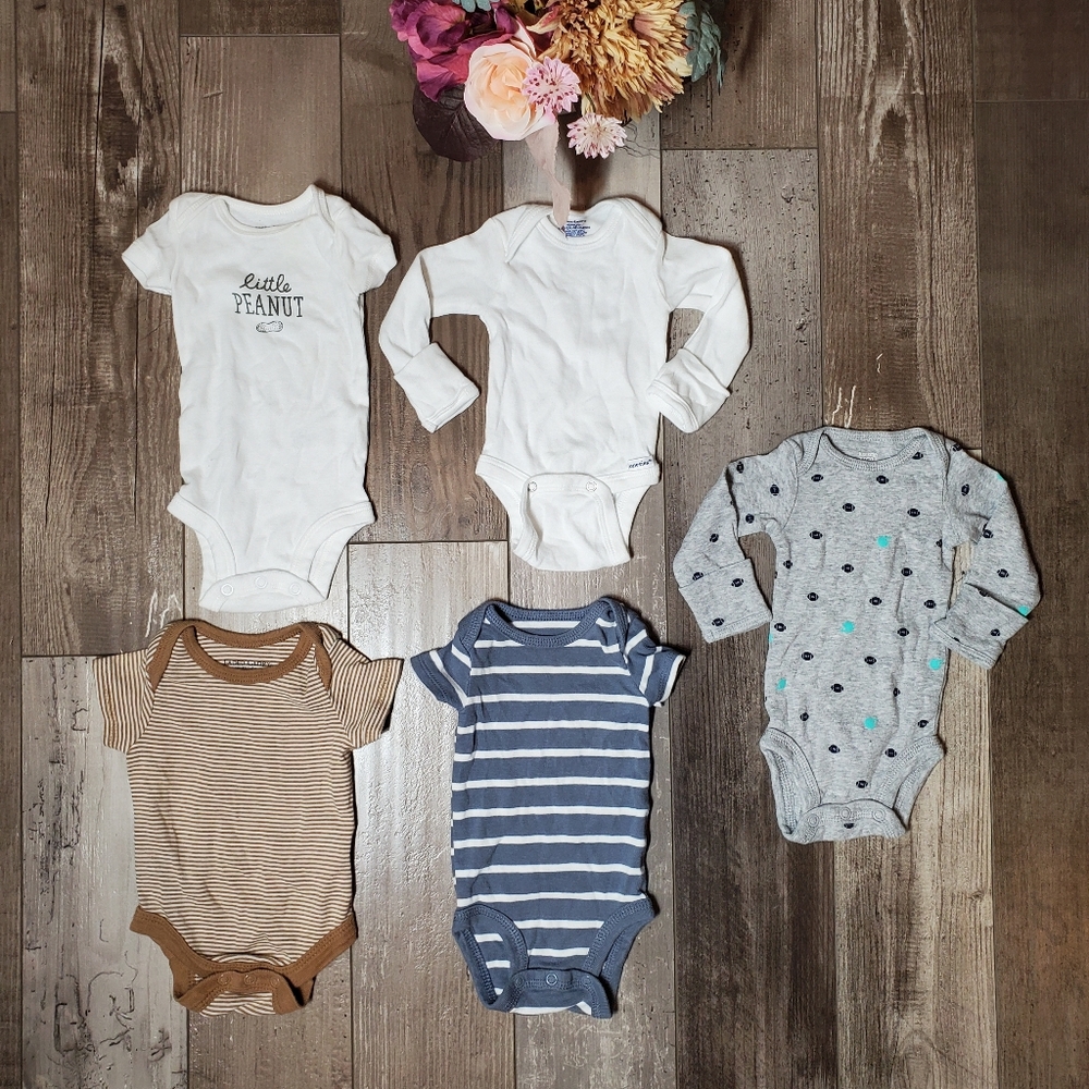 Newborn NB Onesie Baby Bodysuit Bundle 5pc Carter's Gerber Faded Glory EUC NWOT